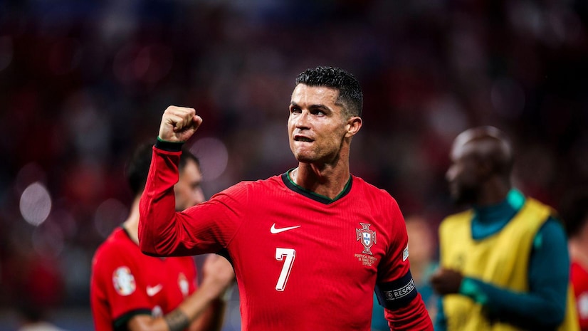 全英羽球超级1000赛 ｜ 苦战3局挫托马波波夫  李诗沣8强战拉沙森.